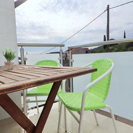 Marconi Charming * Vela Luka