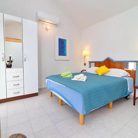 Marconi Charming Vela Luka